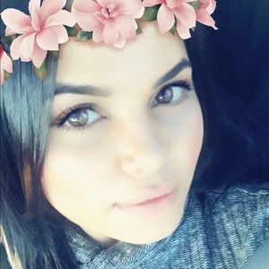 Meet your Posher, Elis